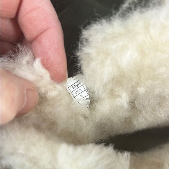 Kookaburra by Ugg Cozy Green Suede Ankle Boots with Fur Lining - Picture 9 of 9